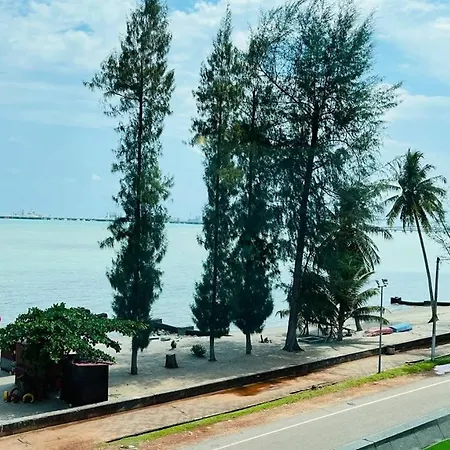Signature Mutiara Beach Resort By Glex Malacca Exterior photo
